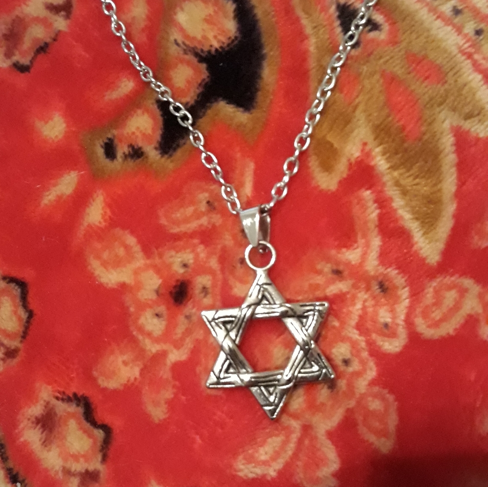 Silver Star of David Necklace on 18"-20" on matching chain NEW Religious Jewelry